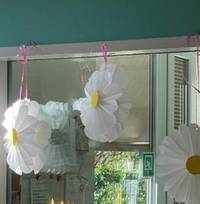 Quelle: Evangelische Kita Sonnenschein Papierblumen am Fenster